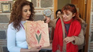 Manisaya gelen yabancı öğrenciler, Ebru sanatına hayran kaldı