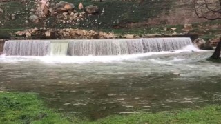 Mardinde şiddetli yağış sonrası Karasu Çayı ve GAP Şelalesi taştı