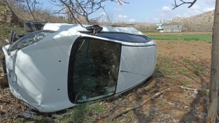Mardinde sürücüsünün direksiyon hakimiyetini kaybettiği araç uçurumdan yuvarlandı