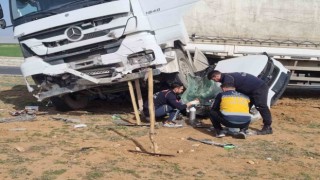 Mardinde tır otomobili biçti: 2 ölü, 2 yaralı