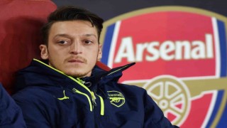 Mesut Özil, futbolu bıraktığını açıkladı