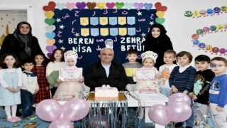 Minikler Kuran-ı Kerime geçmenin sevincini yaşadı