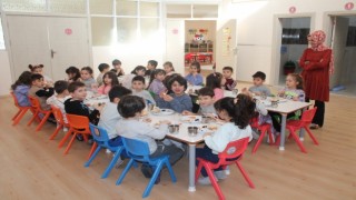 Minikler ücretsiz yemekle buluştu