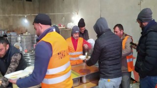 Mobil fırın ve mutfak deprem bölgesinde kalıcı çözüm sağladı
