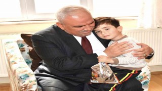 Müftü Erhun depremzede ailelerle bir araya geldi