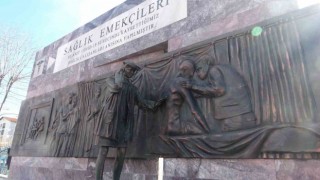 Muğlada Tıp Bayramında Sağlık Emekçileri heykeli açıldı