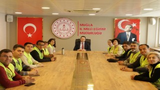 Muğladan deprem bölgesine öğretmenler psikososyal destek için gitti