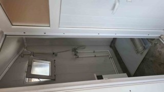 Muhtarların kurduğu ekip ile konteyner ev yapıp deprem bölgesine gönderdi