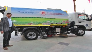 Nazilli Belediyesine bakanlıktan yol süpürme aracı