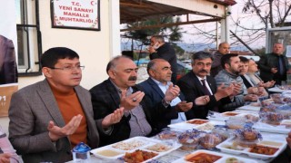 Nazillide mahalleli belediyenin iftar yemeğinde buluştu