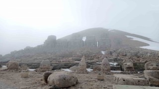 Nemrut Dağındaki heykeller depremde zarar görmedi