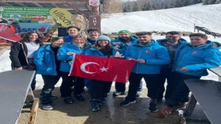 Nisa Özsoy snowboard da Develinin adını dünyaya duyurdu