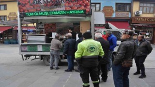 Odunpazarı esnafı depremde ölenlerin hayrına lokma döktürdü