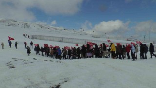 Öğrencilerden Erciyeste ‘Vatan Sevgisi Yürüyüşü