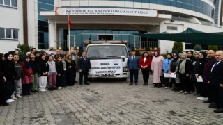 Öğrencilerin hazırladığı yardım kolileri Gaziantepe gönderildi