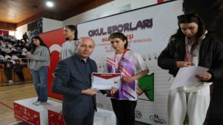 Okul sporları gençler bilek güreşi Muğlada yapıldı