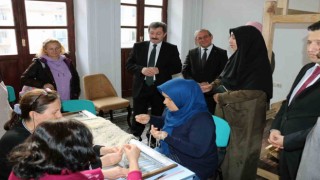 Olgunlaşma Enstitüsü kadın kursiyerleri sertifikalarını aldı