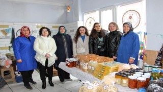 Osmanelinde depremzede aileler yararına hayır çarşısı kuruldu