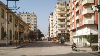 Osmaniye'de Hasarlı binaların bulunduğu yollar trafiğe kapatıldı