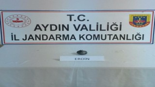 Otobüsteki yolcuların üzerinden uyuşturucu madde ele geçirildi