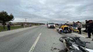 Otomobile arkadan çarpan motosiklet sürücüsü hayatını kaybetti