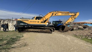 Oynadığı kayanın altında kalarak hayatını kaybetti