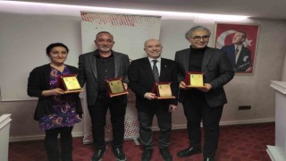 Özel Egekentin emektar hekimleri Tıp Bayramında onurlandırıldı