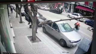 (ÖZEL) Motosikletini çalan hırsızı üstüne atlayarak yakaladı