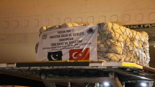 Pakistandan Türkiyeye çadırlar gelmeye başladı