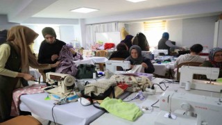 Pamukkale Belediyesi kursiyerlerinden depremzedelere destek