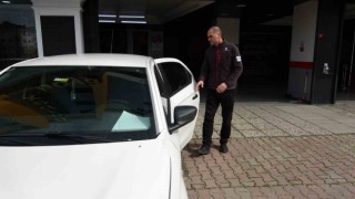 Pendikte alıcı ile satıcının ekspertiz kavgası: Otomobilin lastiklerini kesti