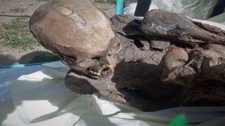 Peruda eski kuryenin çantasından mumya çıktı