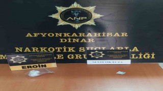 Polis eroin ele geçirdi