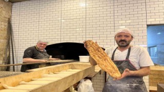 Ramazan pidesi tezgahlardaki yerini aldı