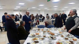 Rektör Erdal iftarda depremzede aileler ile bir araya geldi