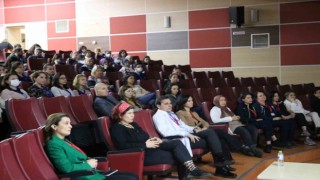Sağlık çalışanlarına depremzedelere yaklaşımda psikoloji eğitimi