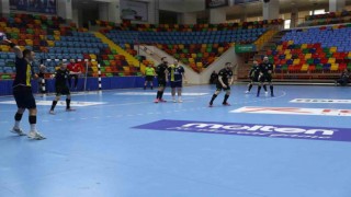 Sakarya Büyükşehir Hentbol takımı yarı finalde