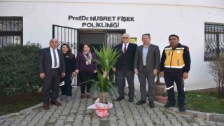 Salihli Belediyesinden sağlık çalışanlarına çiçekli kutlama