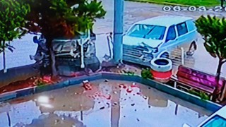 Samsunda iki aracın karıştığı kaza kamerada: 1i ağır 2 yaralı