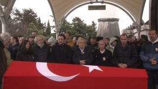 Sanatçı Köksal Engür Üsküdarda son yolculuğuna uğurlandı