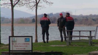 Sapanca Gölünde kano alabora oldu: 2 kişi yüzerek kıyıya çıktı