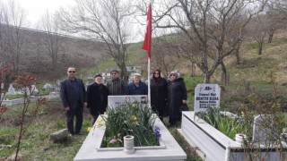 Şehit onbaşı kabri başında anıldı