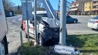Şerit ihlali kazaya sebep oldu: 2 yaralı