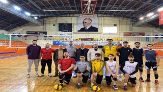 Siirt Belediyesi erkek voleybol takımı hazırlıklarını sürdürüyor