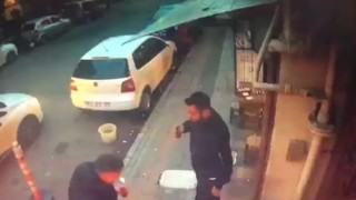 Silahlı saldırı sonrası çaylarını yudumlamaya devam ettiler