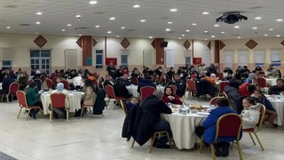 Simavda depremzedeler iftar yemeğinde bir araya geldi