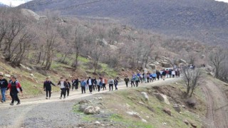 Şırnakta dağlar öğrencilere kaldı, huzur ortamında yürüyüş gerçekleştirildi