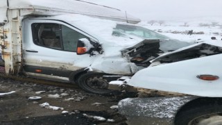 Şırnakta öğrenci servisi kaza yaptı: 11 öğrenci yaralı