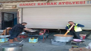 Sosyal medyadan tanışıp deprem bölgesine yardıma gittiler