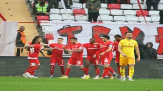 Spor Toto Süper Lig: Antalyaspor: 4 - Kayserispor: 0 (Maç sonucu)